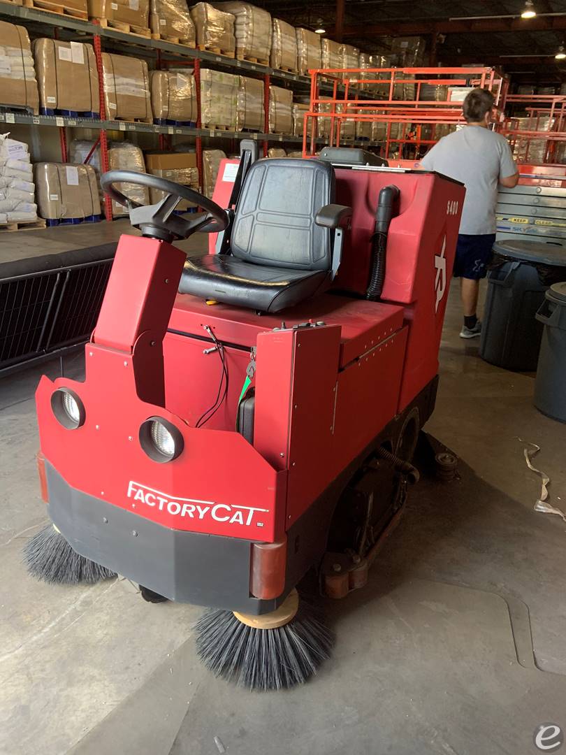 2007 Factory Cat XR40C
