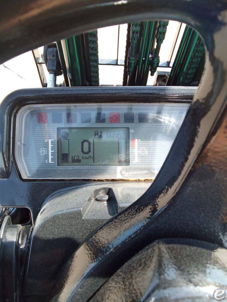 2015 Mitsubishi FG30N