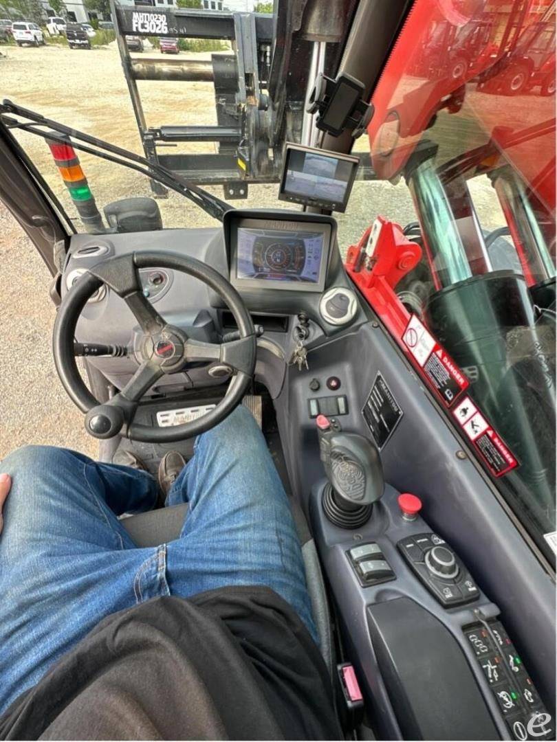2021 Manitou MHT10230