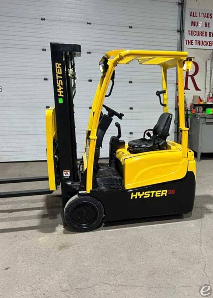 2017 Hyster J30XNT Electric 3 Wheel Forklift - 123Forklift