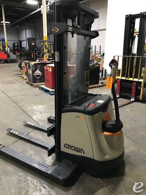 2013 Crown SX3000 Electric Forklift - 123Forklift