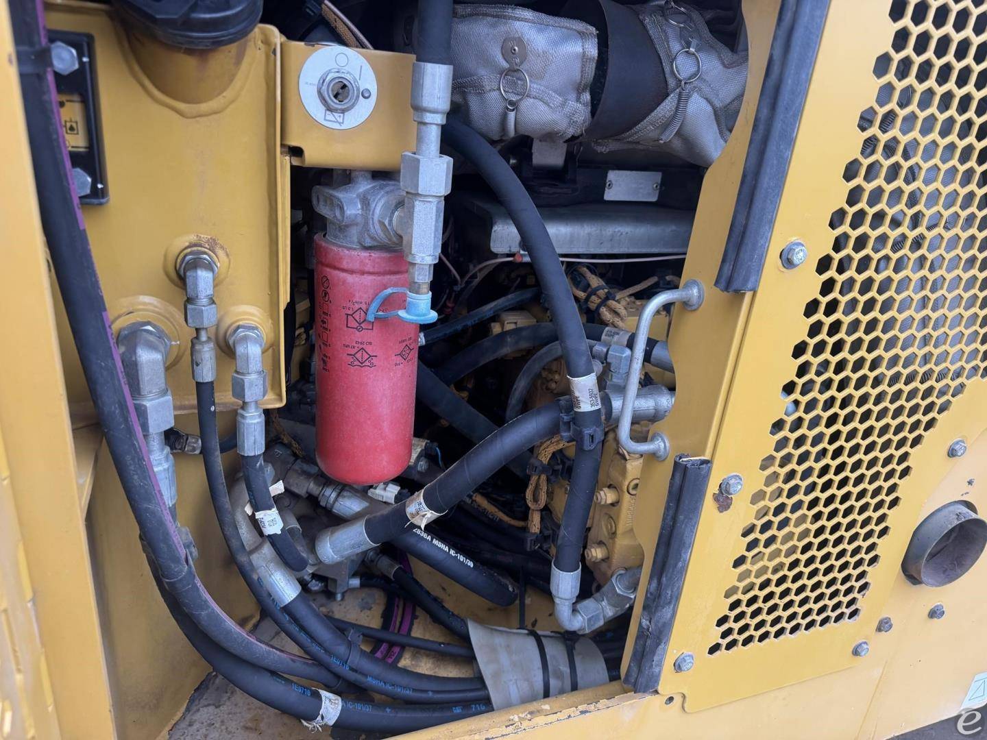 2013 Cat CB54B