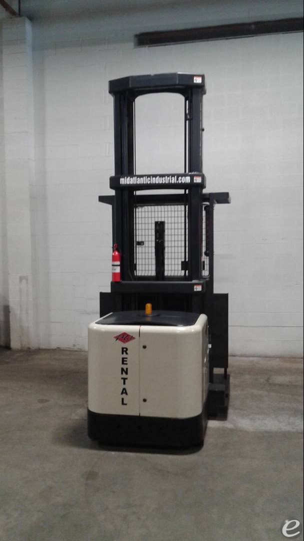 2012 Crown SP3520-30 Electric Order Picker - 123Forklift