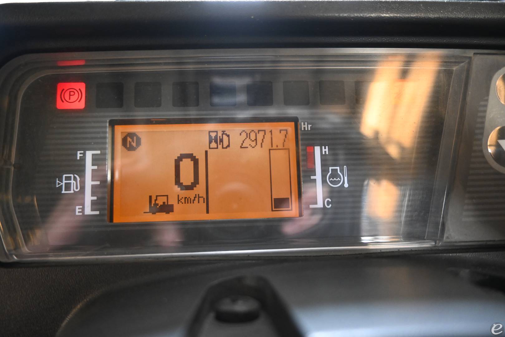 2020 Mitsubishi FGC25N