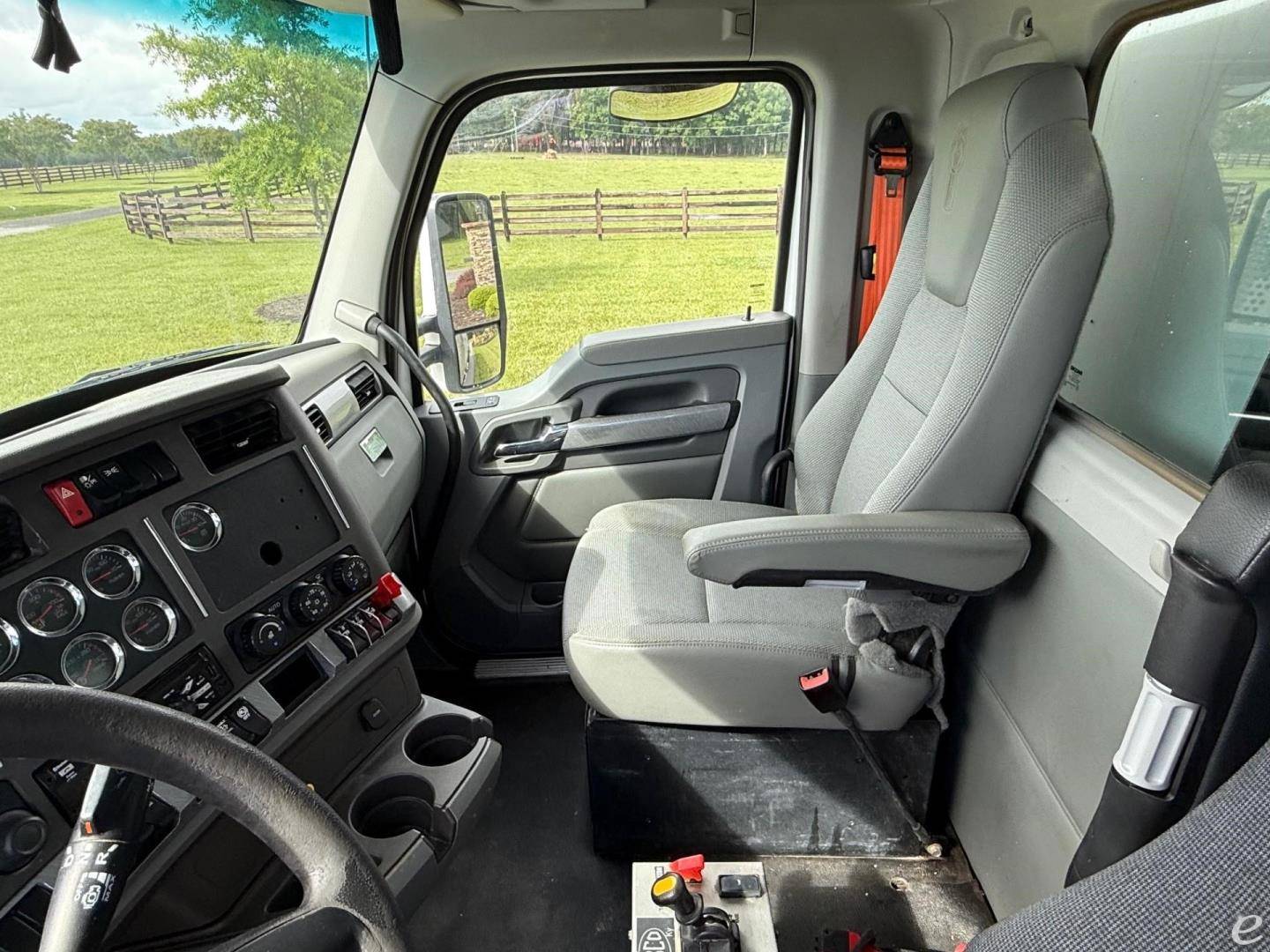 2019 Kenworth T880