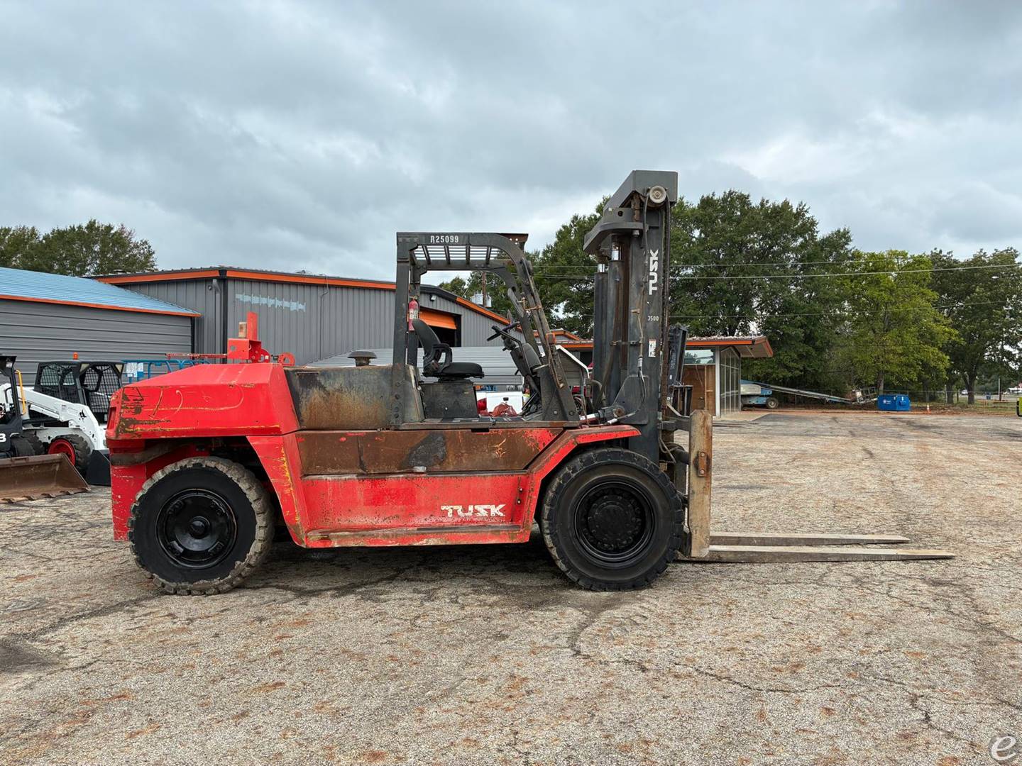 2002 Tusk 3500PD-8