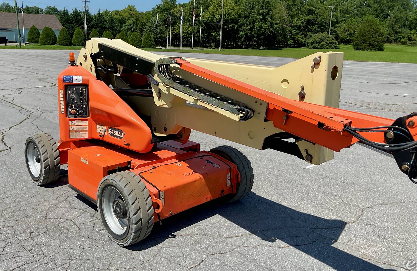 2015 JLG E450AJ