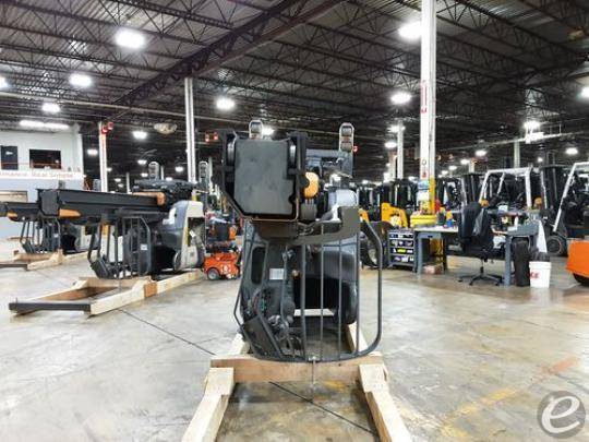 2017 Crown RMD6025-32 Electric Reach Truck - 123Forklift