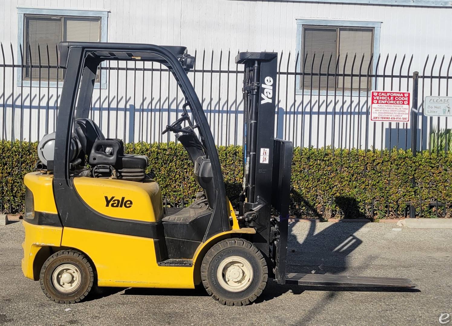 2016 Yale GLP030VXNRSE084