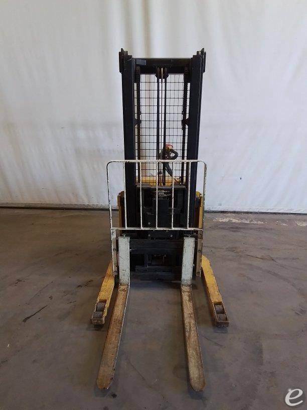 2005 Yale MRW030LE