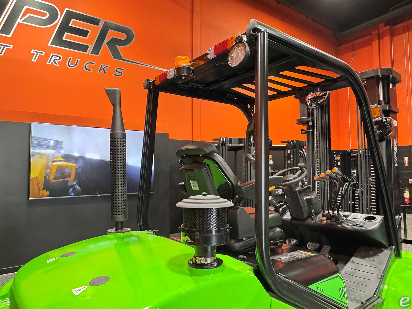 2026 Viper Lift Trucks RTD35F-2