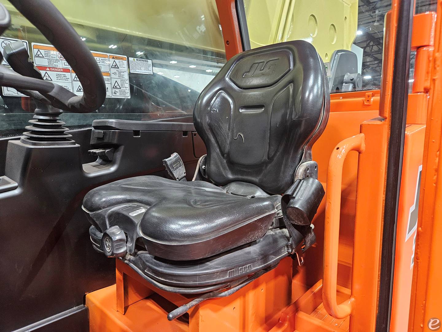 2021 JLG 1255