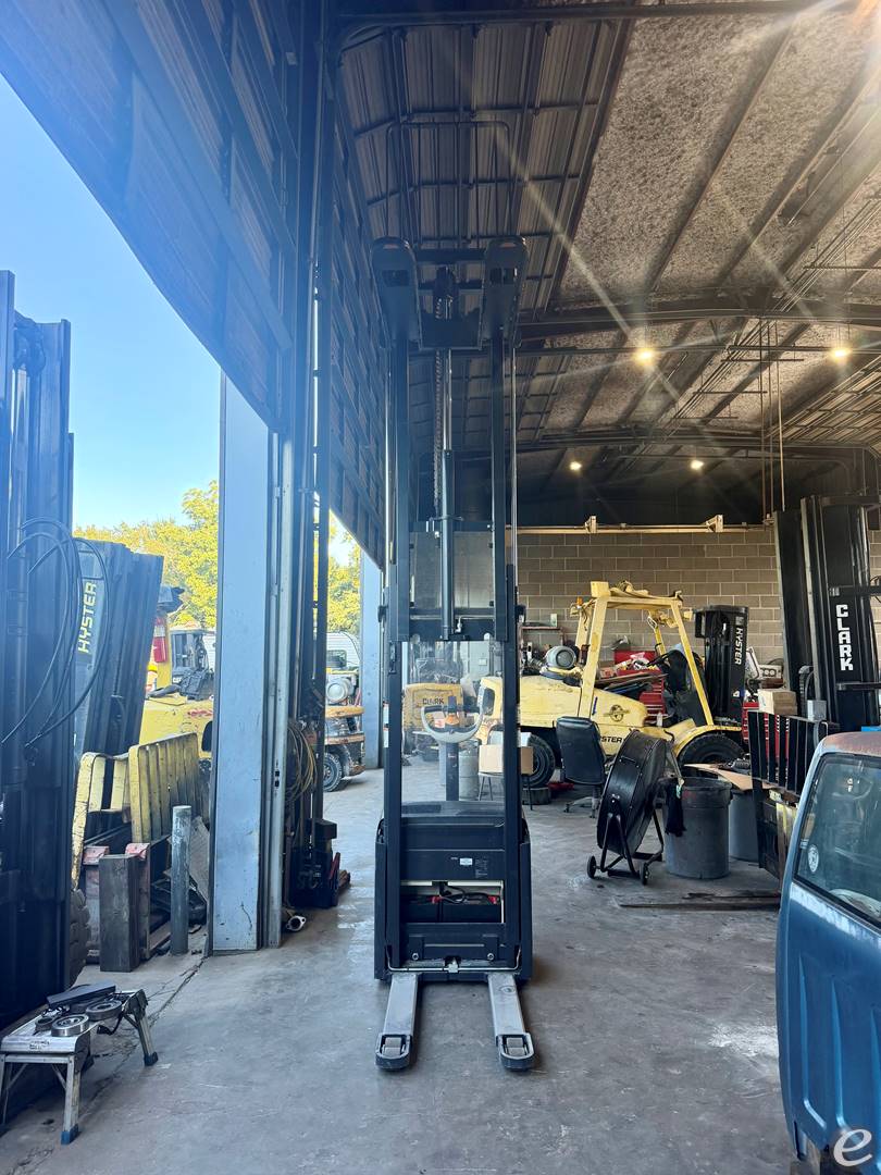 2021 Crown ES4000