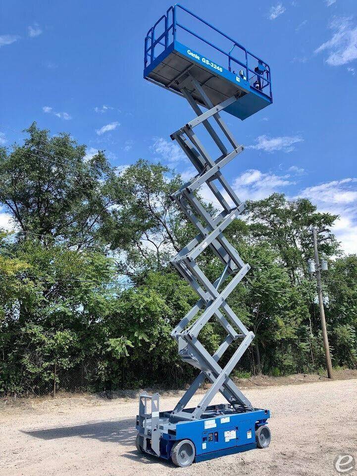 2014 Genie GS3246 Electric Scissor Lift - 123Forklift