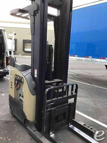 2007 Crown RR5200 Electric Reach Tr...