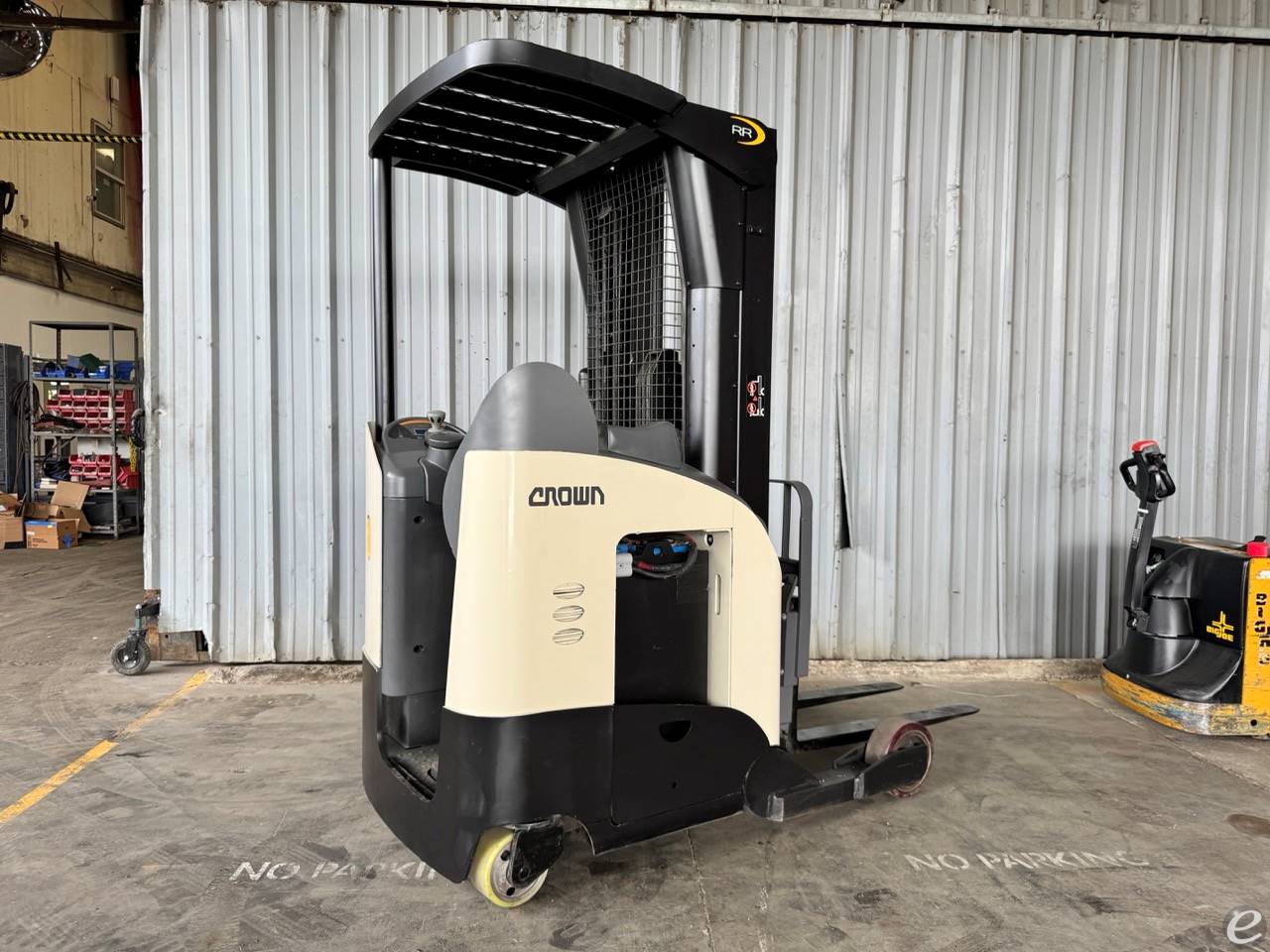 2015 Crown RR5725-35