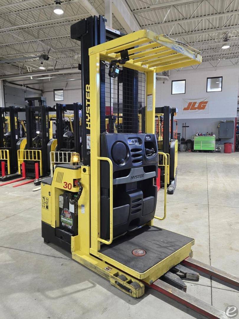 2016 Hyster R30XMS3 Electric Order Picker - 123Forklift