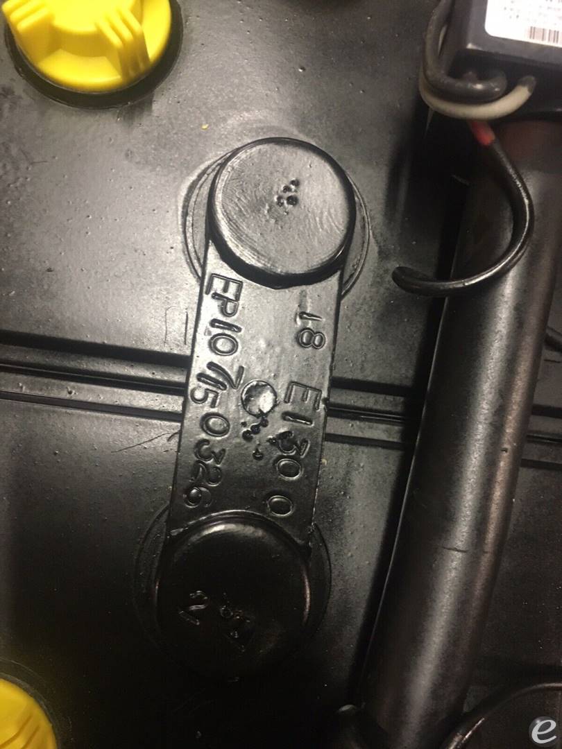 2015 Hawker 18-85-27