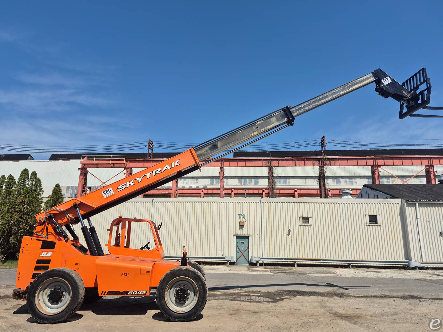 2017 JLG 6042