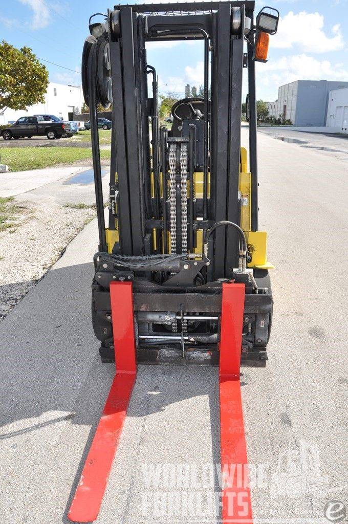 Hyster E80XL