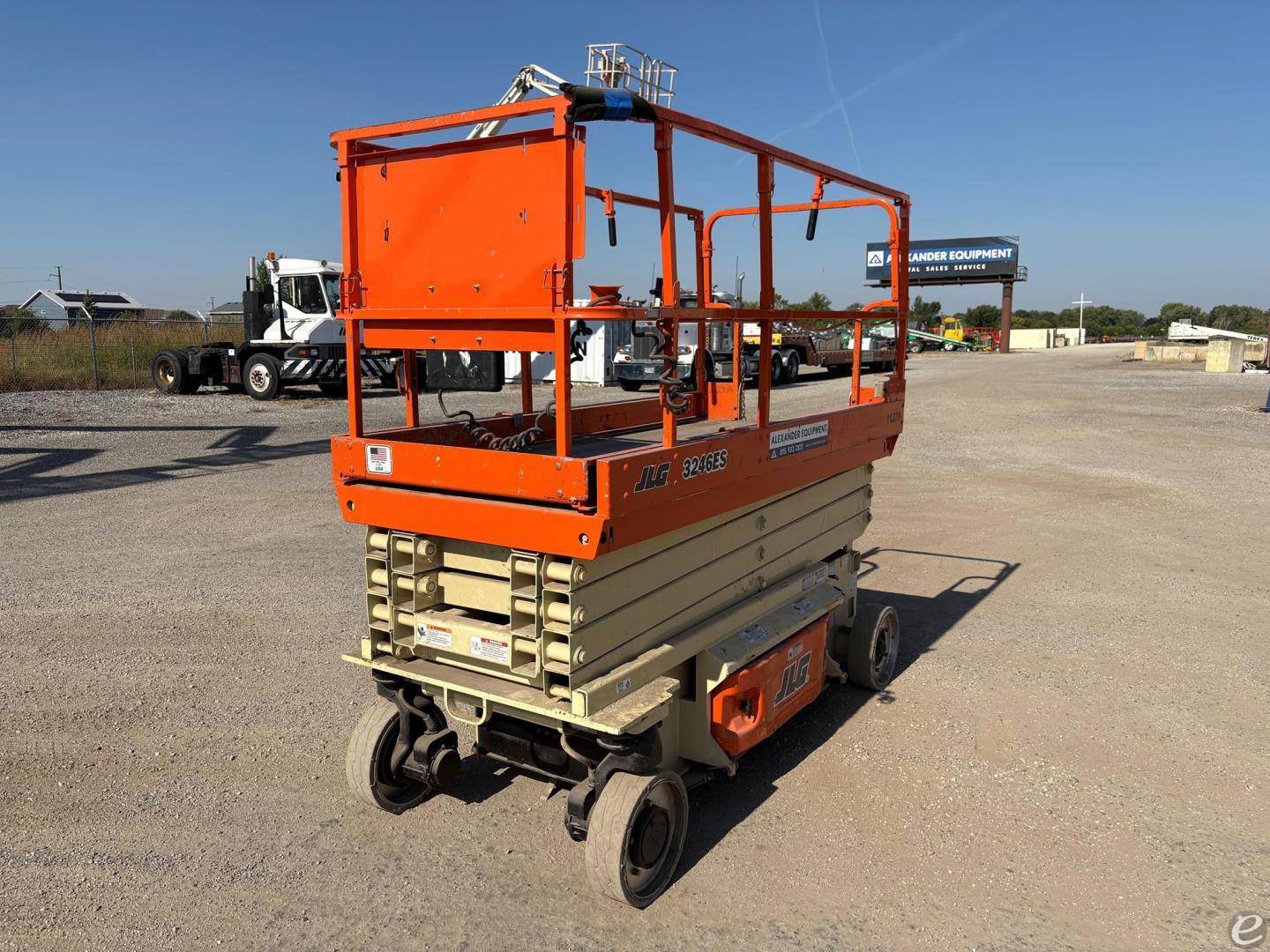 2011 JLG 3246ES
