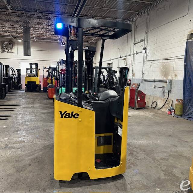2019 Yale ESC40AD
