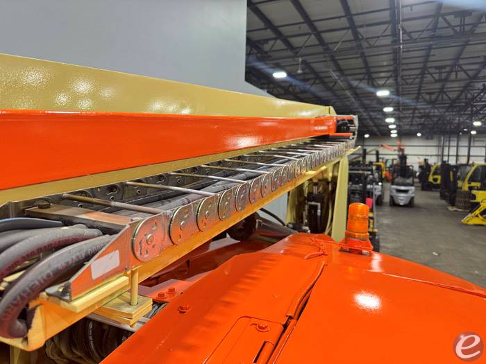 2013 JLG 600AJ