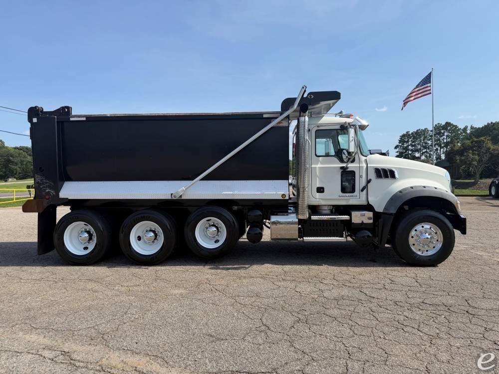 2017 Mack GRANITE GU713