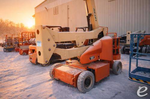 2017 JLG E400AJPN