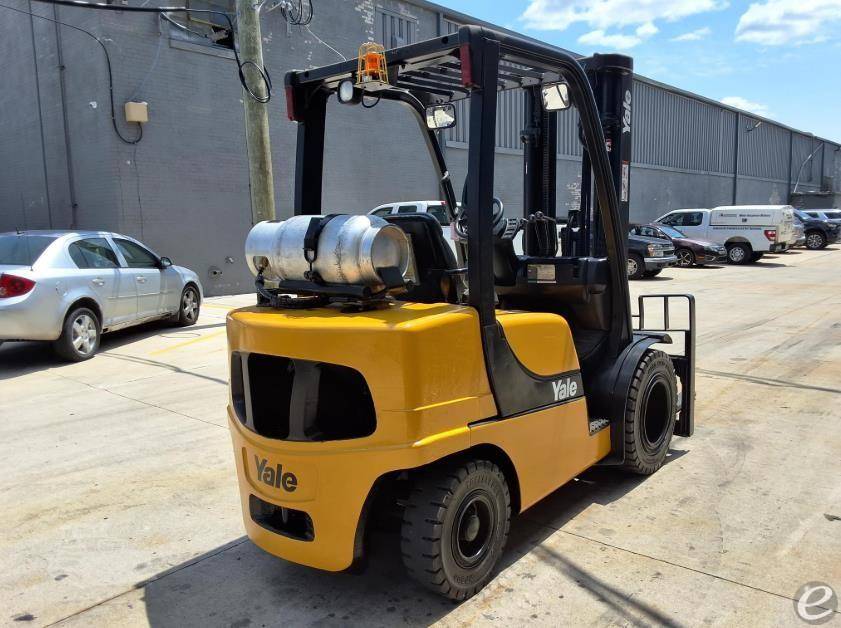 2013 Yale GLP060VX