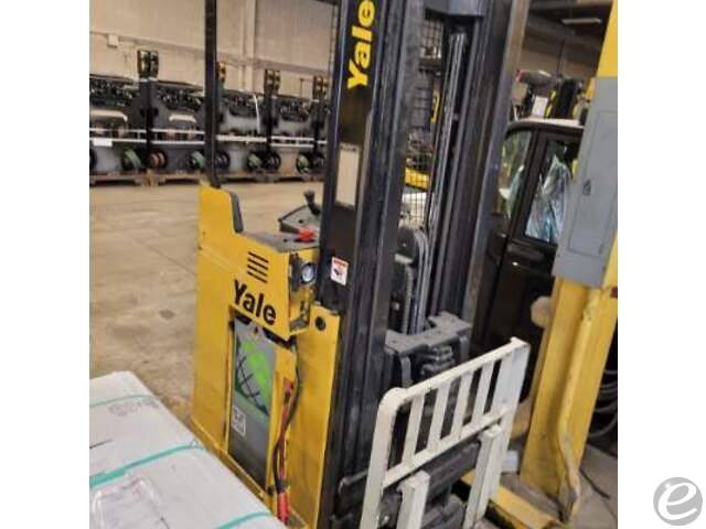 2006 Yale NR040AE Electric Reach Tr...