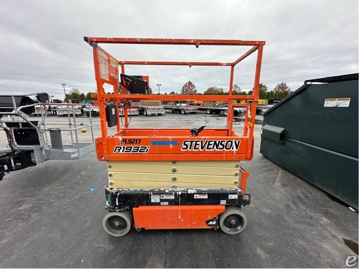 2019 JLG R1932i
