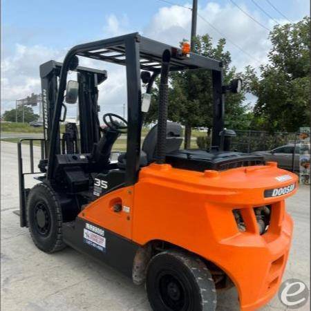2019 Doosan D35S-5