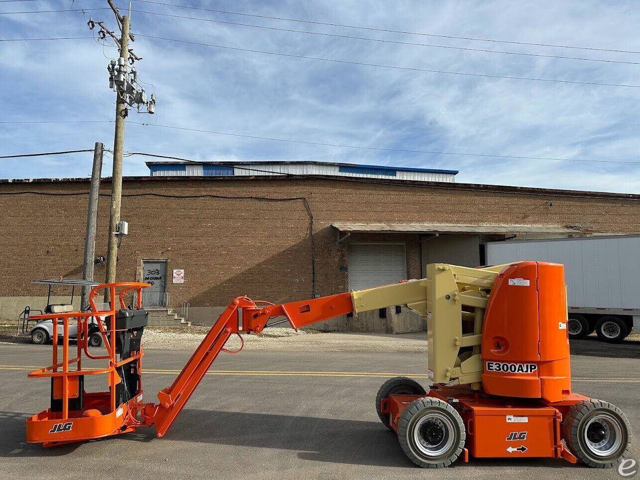 2015 JLG E300AJP Electric Boom Lift...