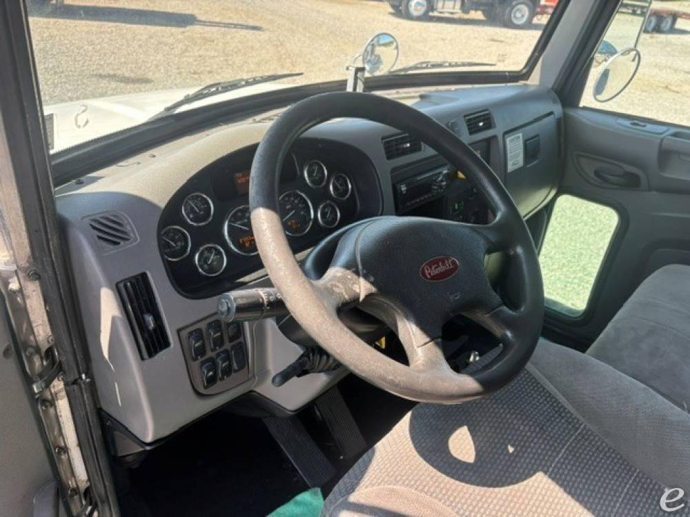 2015 Peterbilt 337