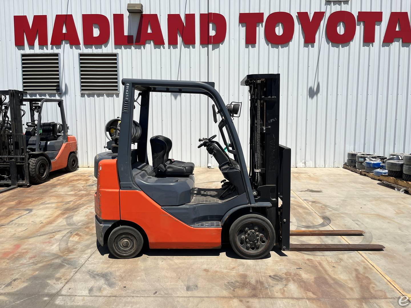 2010 Toyota 8FGCU25 LP Gas Forklift...