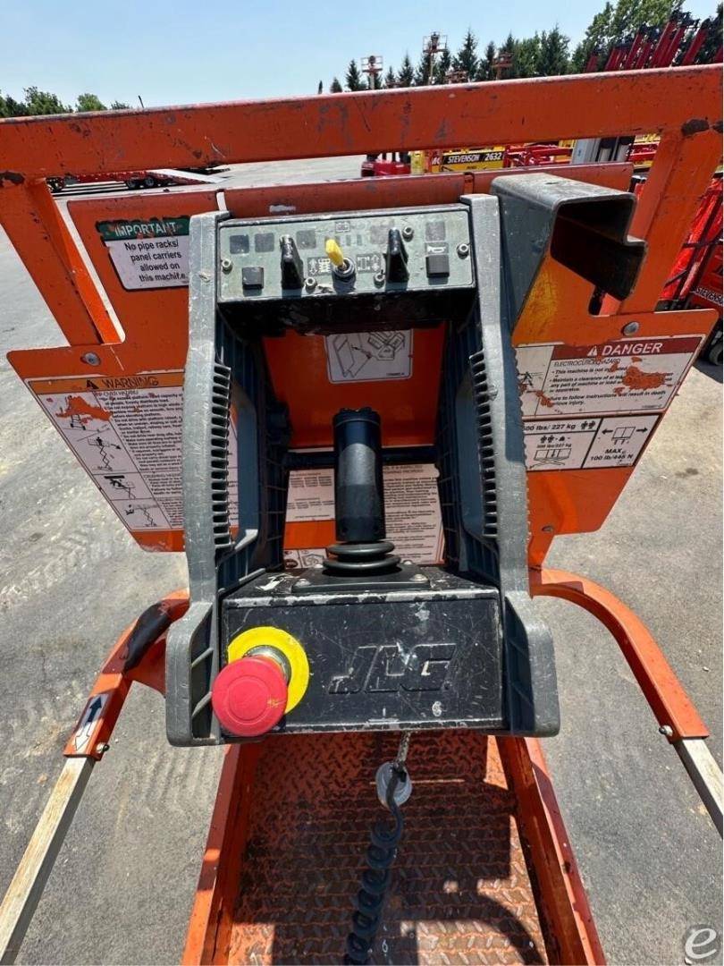 2017 JLG 1930ES