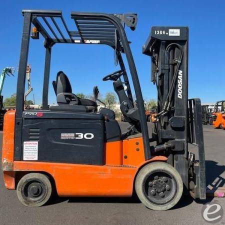 2013 Doosan BC30S-5 Electric Forklift - 123Forklift