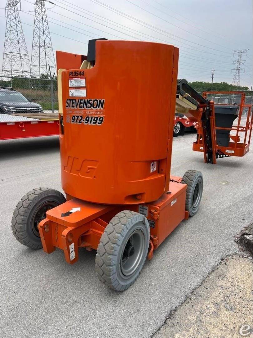2015 JLG E300AJP