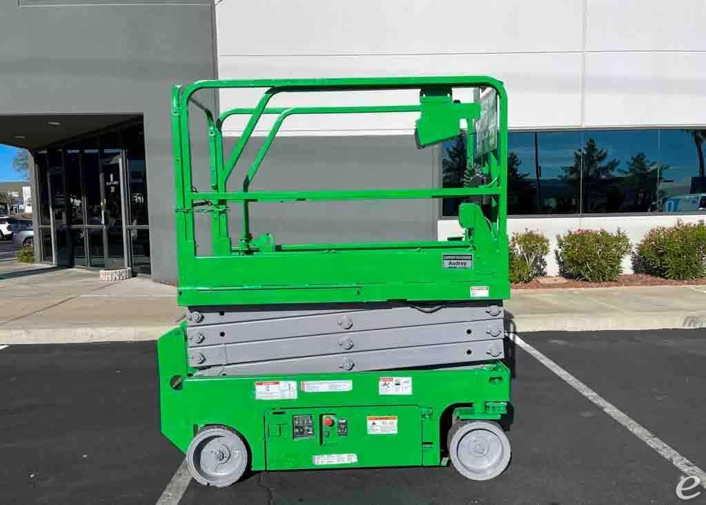 2014 Genie GS-1930 Electric Scissor...