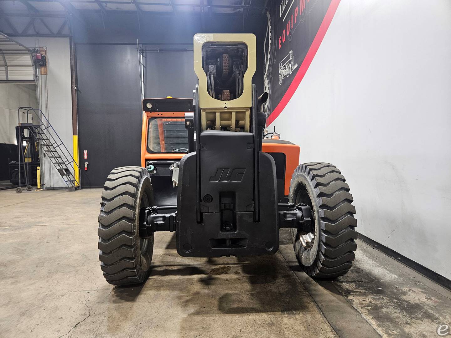 2018 JLG 1055