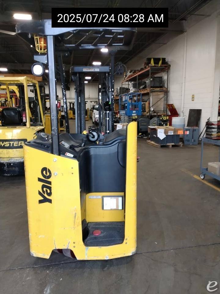 2017 Yale ESC040AD