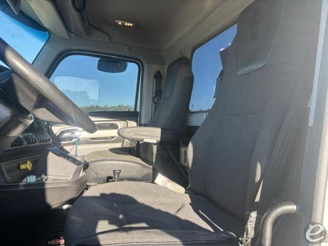 2023 Kenworth T880S