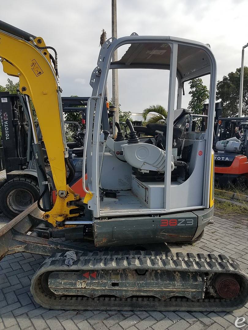 2013 Wacker Neuson MINI EXCAVATOR 38Z3
