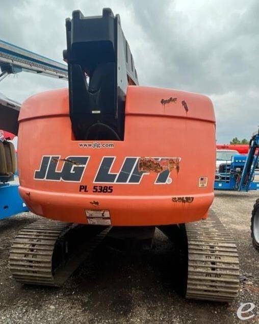 2017 JLG 660SJC