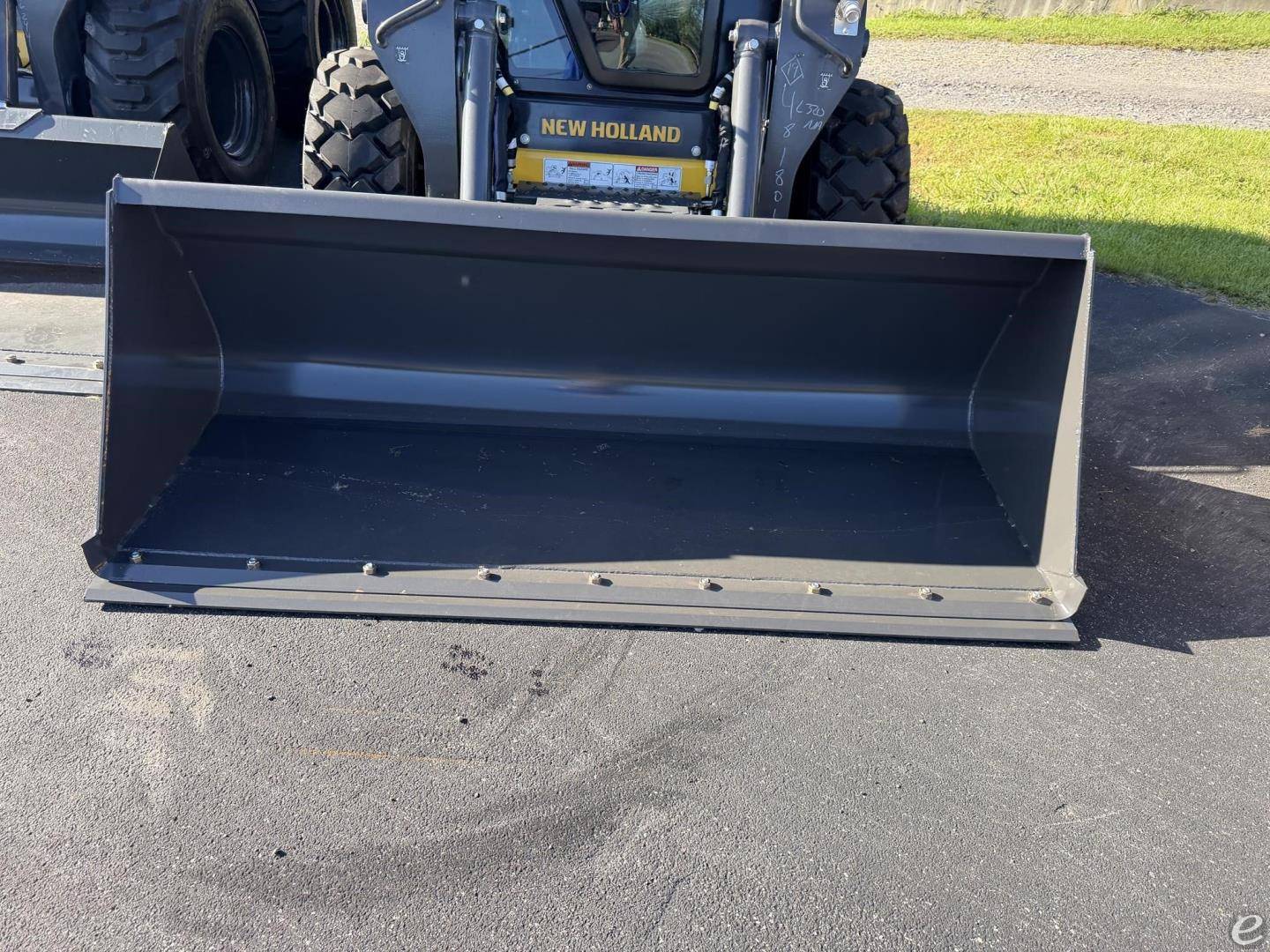 2027 New Holland 84