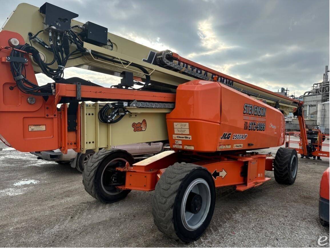 2017 JLG 1500AJP