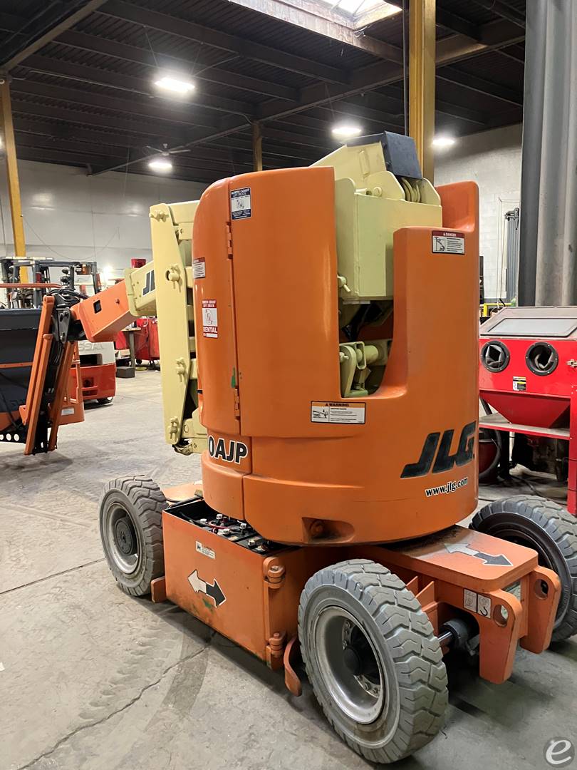 2012 JLG E300AJP