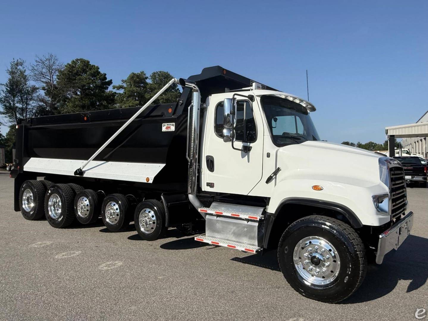 2024 Freightliner 114SD PLUS