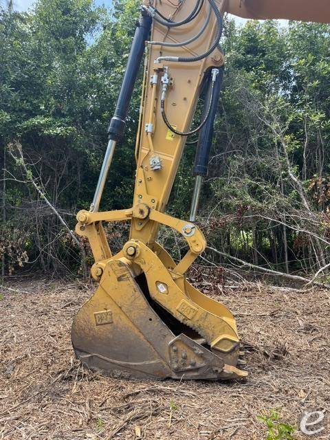 2025 Cat 320